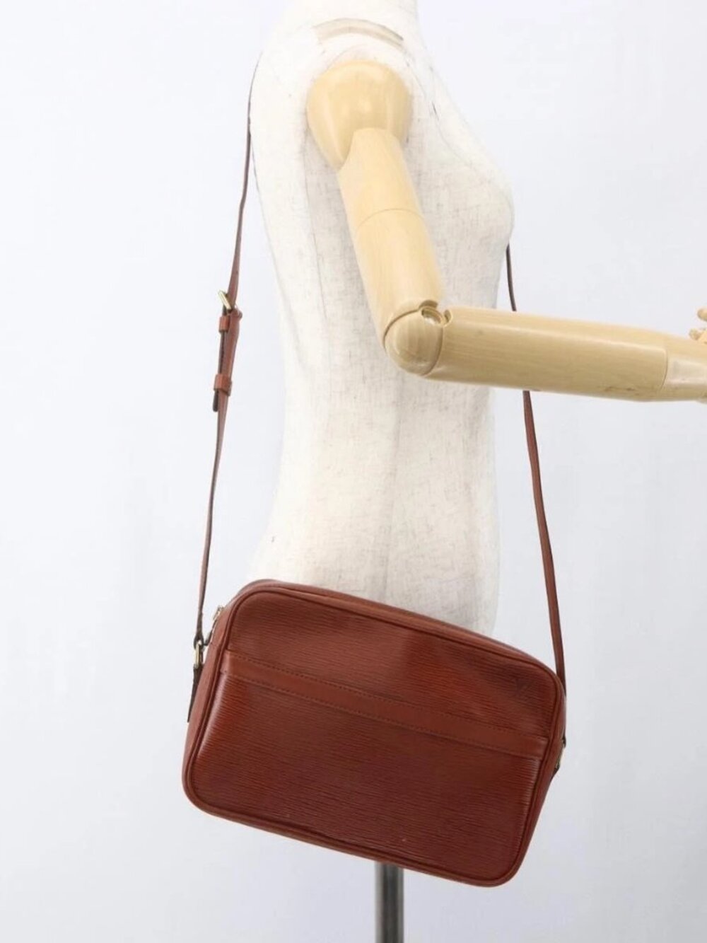 LOUIS VUITTON Epi Trocadero 27 Shoulder Bag Brown